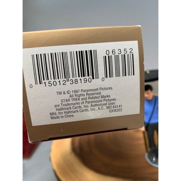 Hallmark Star Trek Dr. Leonard H. "Bones" McCoy Ornament 1997 Collectible Figuri - Picture 4 of 9